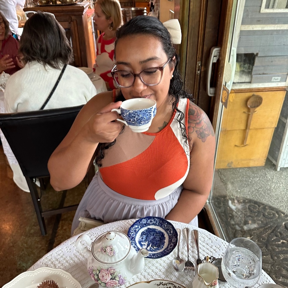 Meet your Posher, Tsai-ann